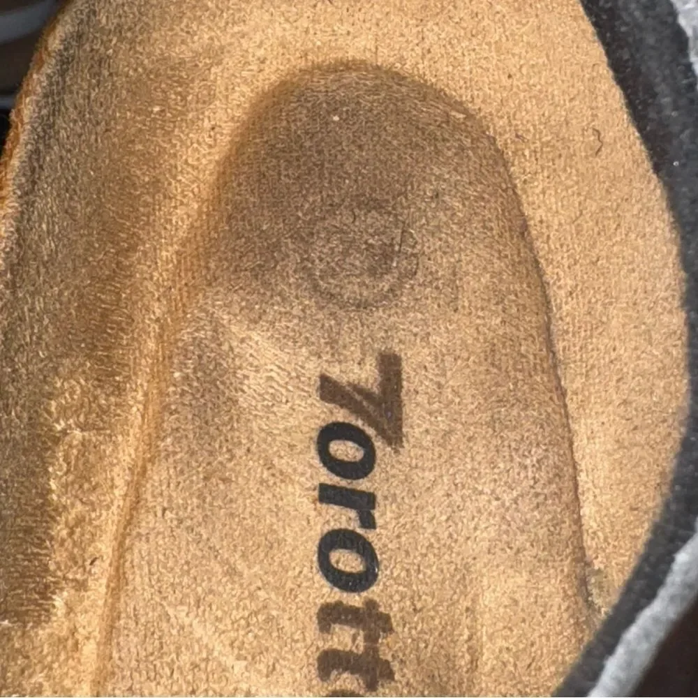 Toronto size 29 Classic Brown Kids Sandals with Buckle Straps